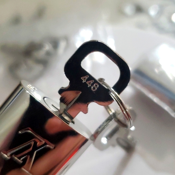 BN LOUIS VUITTON SILVER LOCK AND TWO KEYS - Picture 6 of 6